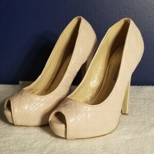 Blush, quilted pattern high heels size 7;  5 1/2 inch heel